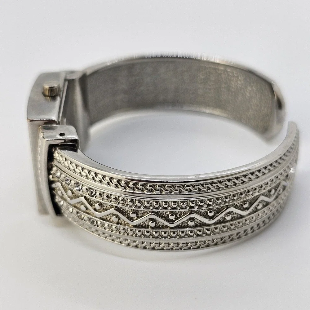 Studio Women's Bracelet Watch 22MM Gray Dial Gray Bracelet Bands 6